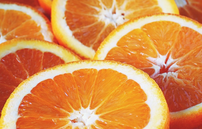 Apfelsinenflecken entfernen