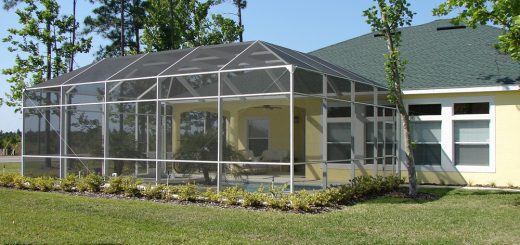 Glasschiebewände bieten auf der Terrasse sehr guten Schutz vor Witterungseinflüssen