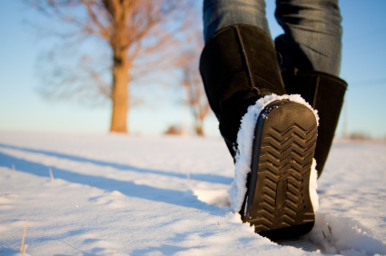 Schneeränder aus Schuhen und Stiefeln aus Wildleder entfernen