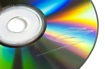 So werden verkratzte CDs und Blu-ray wieder zum Laufen gebracht